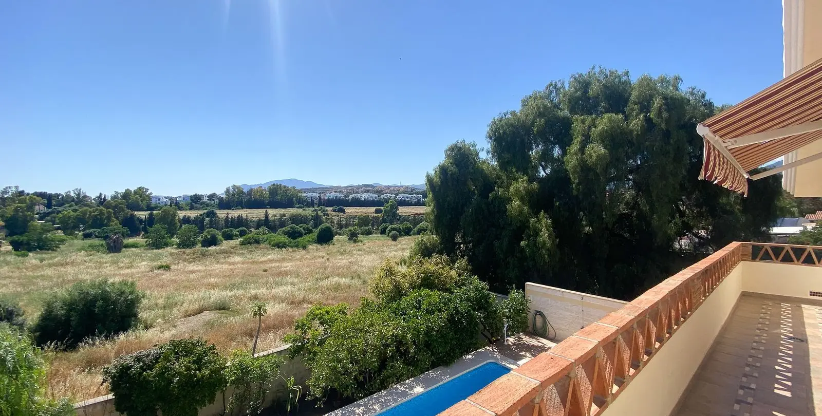 Venta de villa independiente en Guadalmina Alta 10