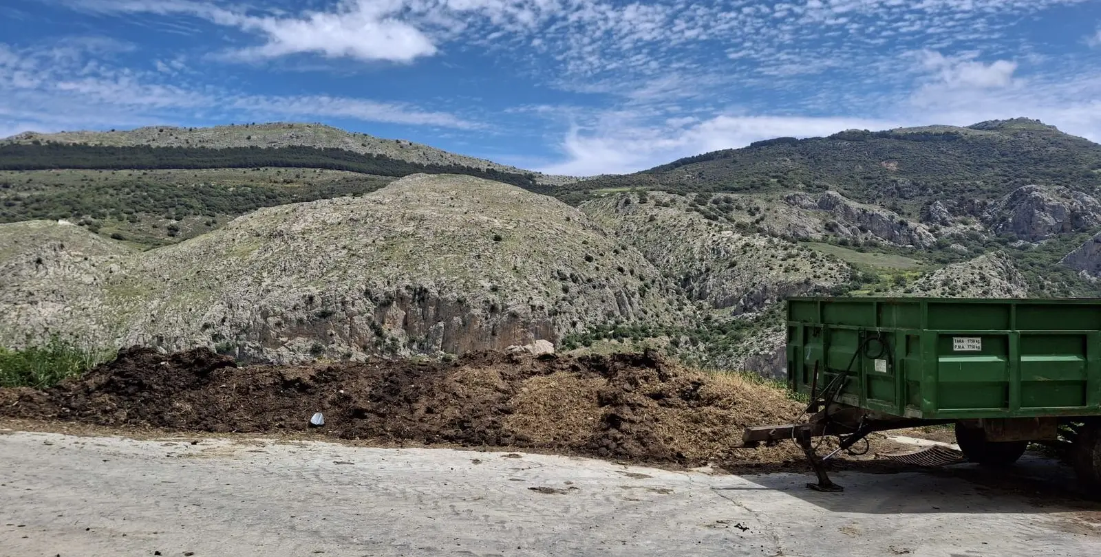 Venta de parcela residencial en Alfarnatejo 17