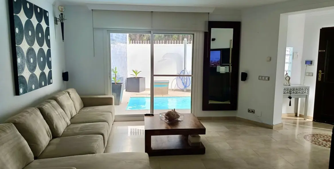 Продажа  отдельно стоящей виллы в San Pedro de Alcántara (район San Pedro de Alcántara) 3