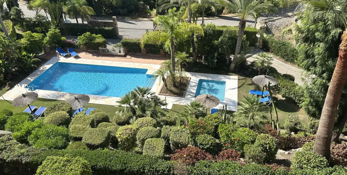 Sale of penthouse in Los Flamingos 4