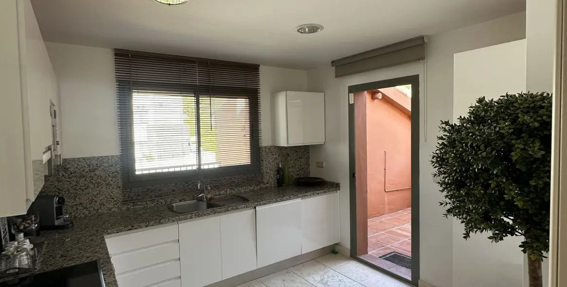 Sale of penthouse in Los Flamingos 14