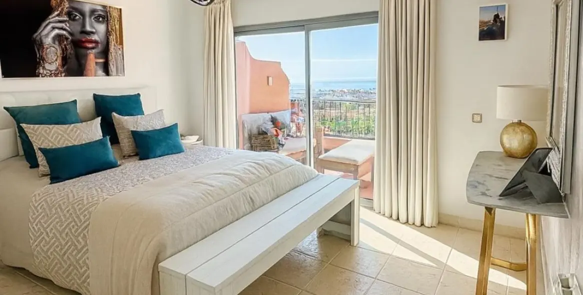 Sale of penthouse in Los Flamingos 17