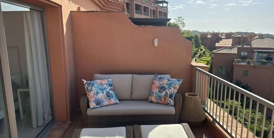 Sale of penthouse in Los Flamingos 28