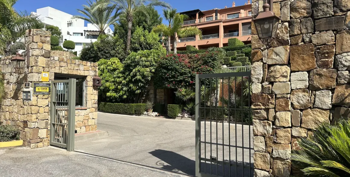 Sale of penthouse in Los Flamingos 40