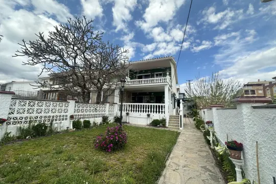 Image 4 thumb