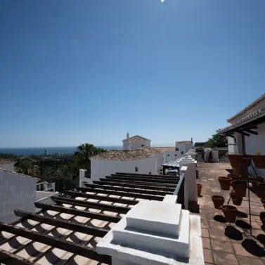 Sale of penthouse in Altos de los Monteros