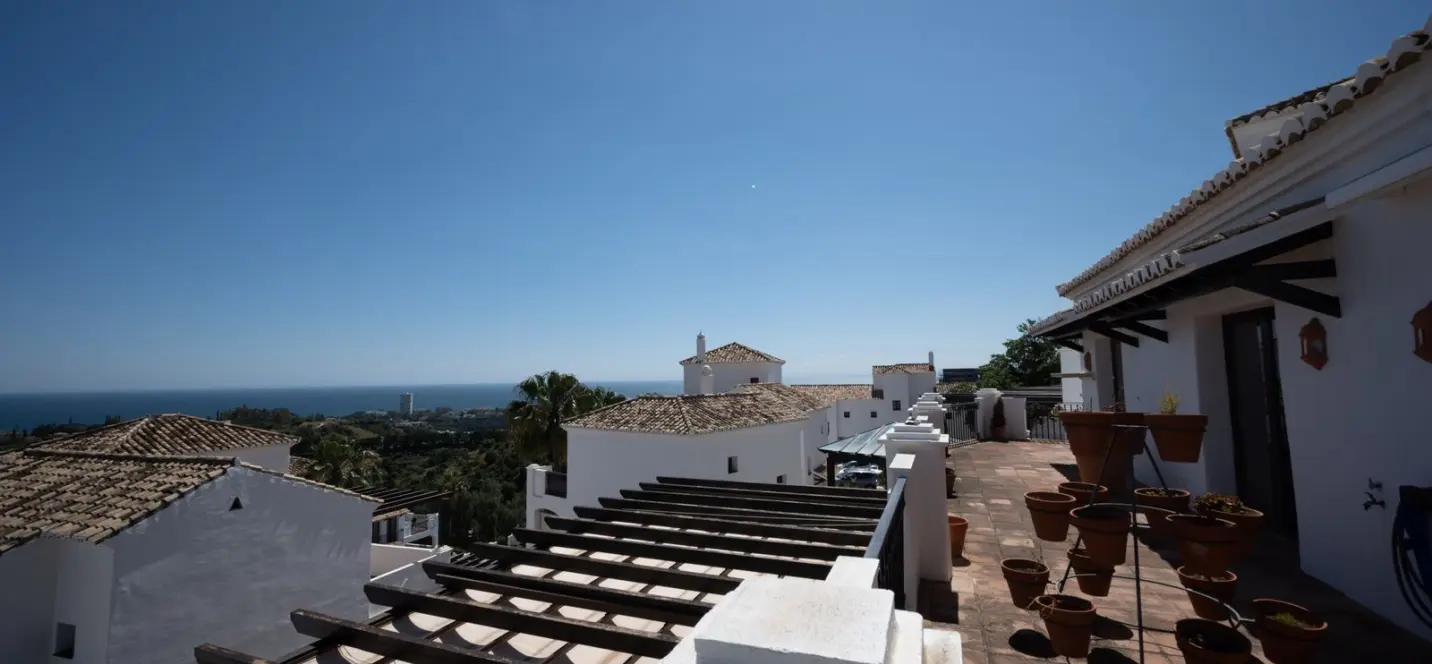 Sale of penthouse in Altos de los Monteros 1