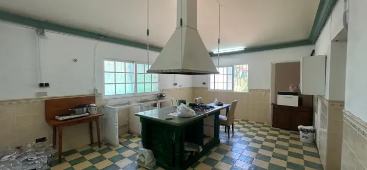 Venta de villa independiente en Nueva Andalucía 4