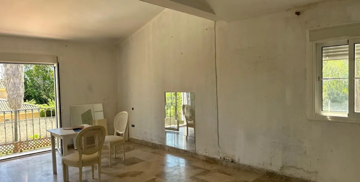Sale of detached villa in Nueva Andalucía 4
