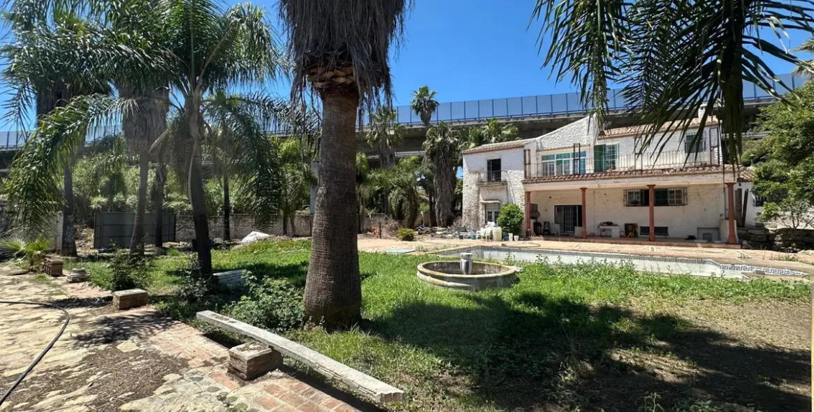 Sale of detached villa in Nueva Andalucía 13