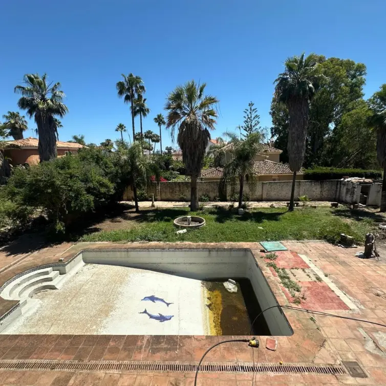 Sale of detached villa in Nueva Andalucía