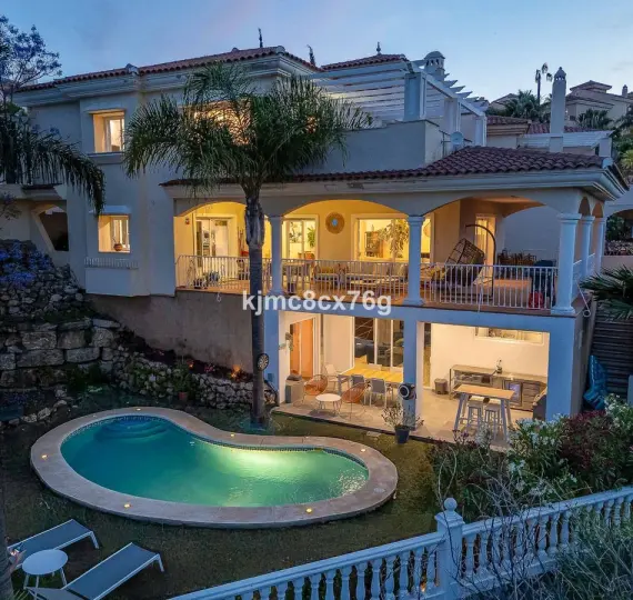 Venta de villa independiente en Riviera del Sol