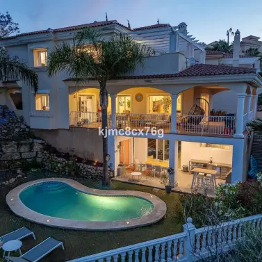 Sale of detached villa in Riviera del Sol