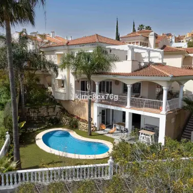 Sale of detached villa in Riviera del Sol