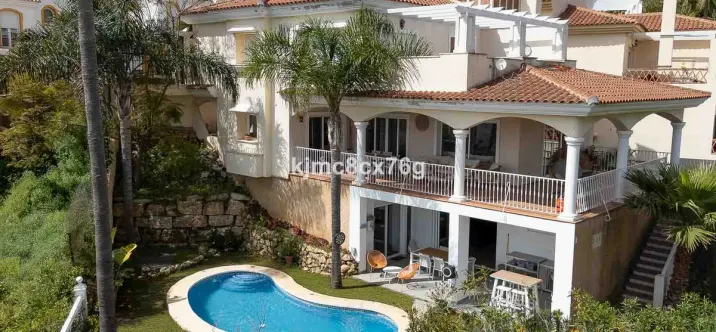 Sale of detached villa in Riviera del Sol 1