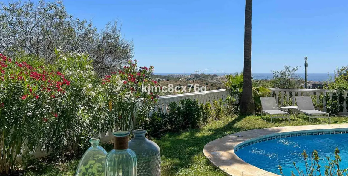 Sale of detached villa in Riviera del Sol 3