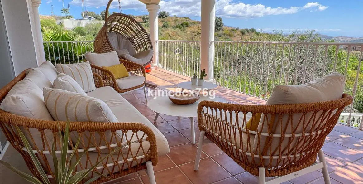 Sale of detached villa in Riviera del Sol 19