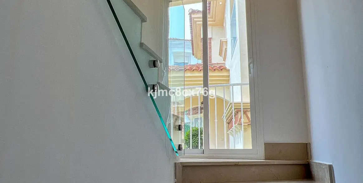 Sale of detached villa in Riviera del Sol 25