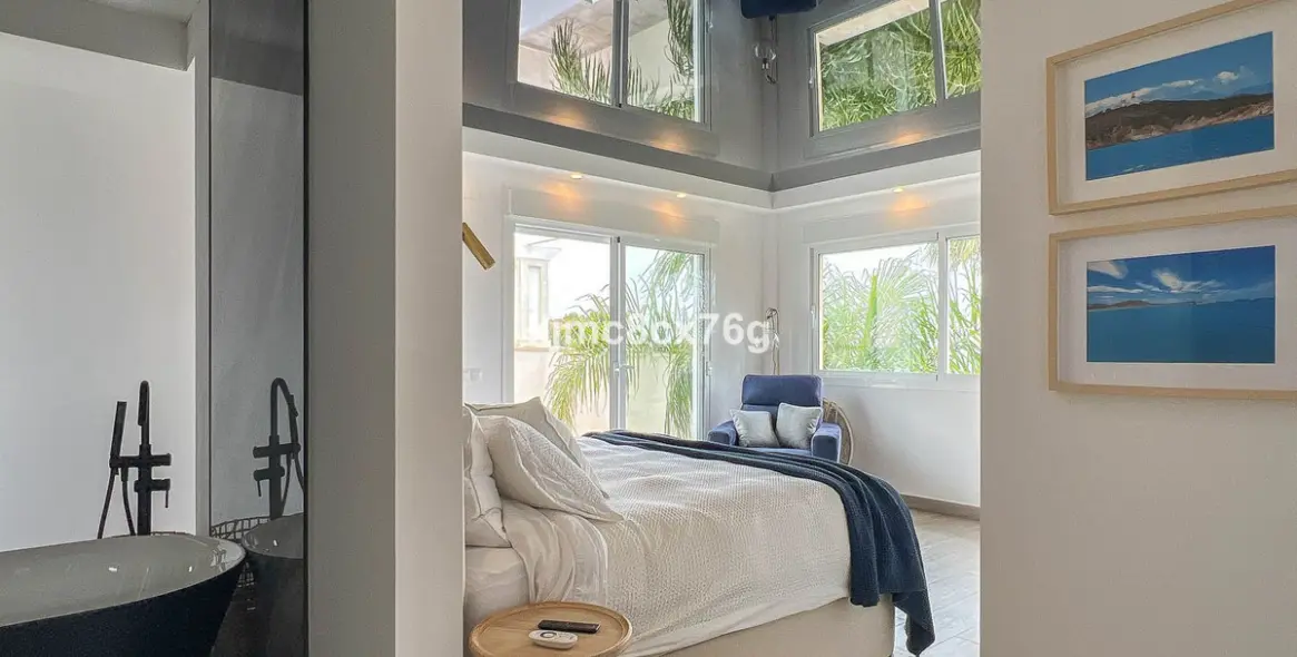 Sale of detached villa in Riviera del Sol 34