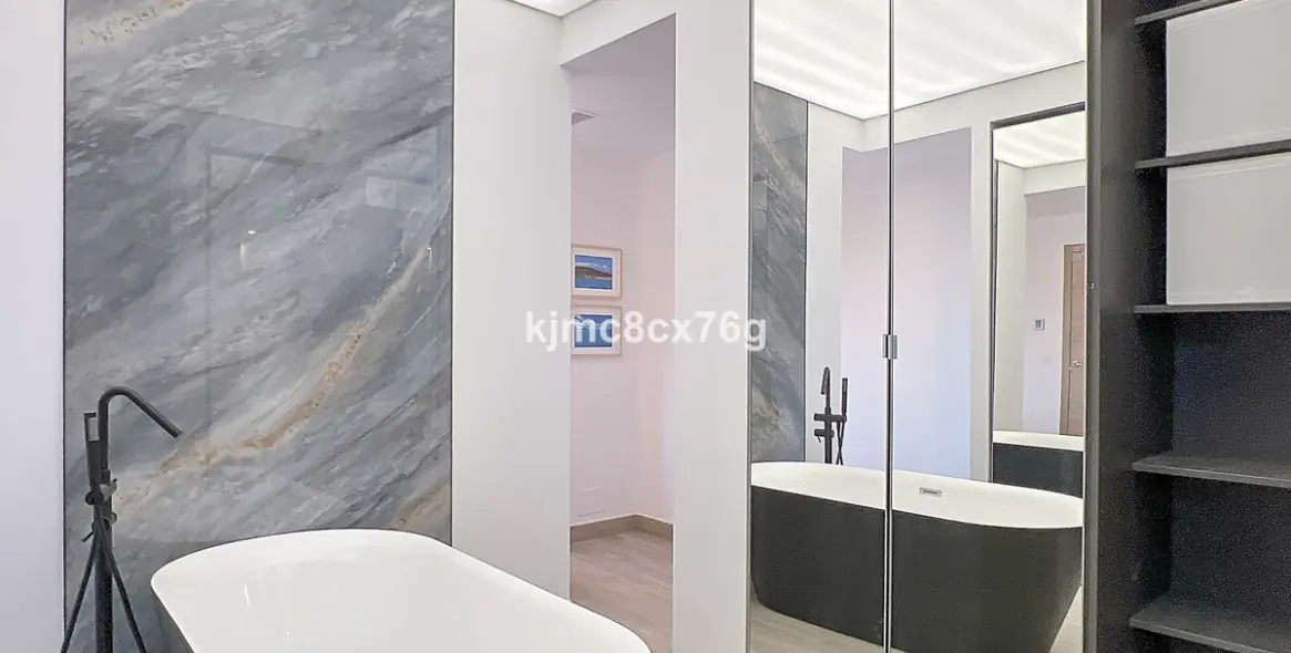 Sale of detached villa in Riviera del Sol 35