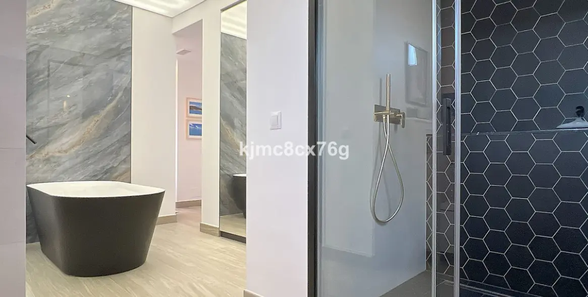 Sale of detached villa in Riviera del Sol 36