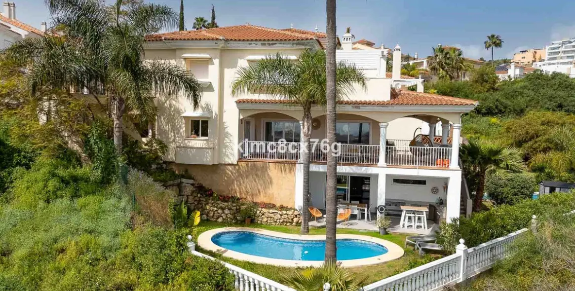 Sale of detached villa in Riviera del Sol 51