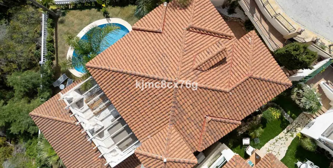 Sale of detached villa in Riviera del Sol 52