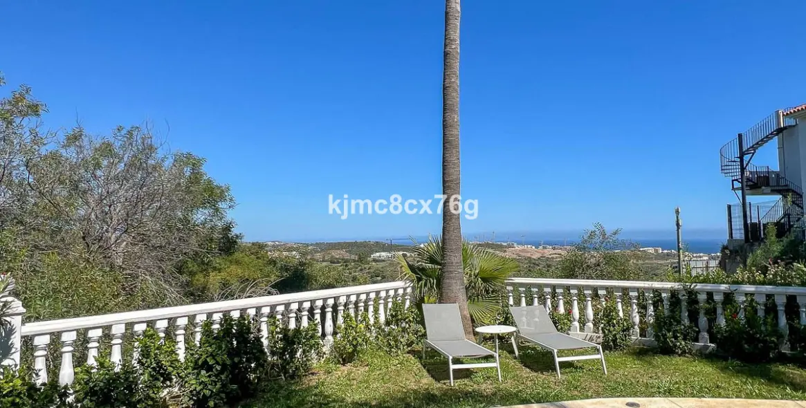 Sale of detached villa in Riviera del Sol 53