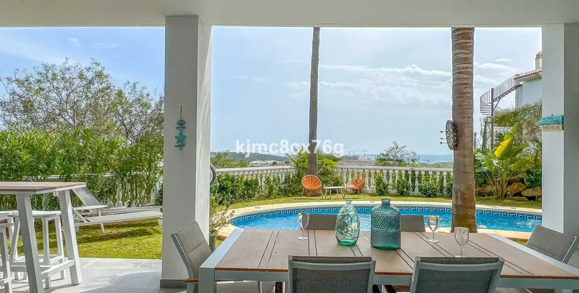 Sale of detached villa in Riviera del Sol 56