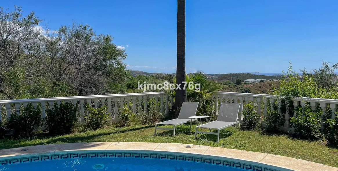 Sale of detached villa in Riviera del Sol 65