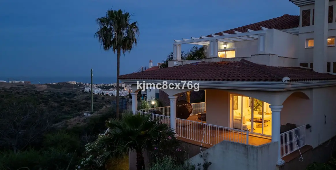 Sale of detached villa in Riviera del Sol 67