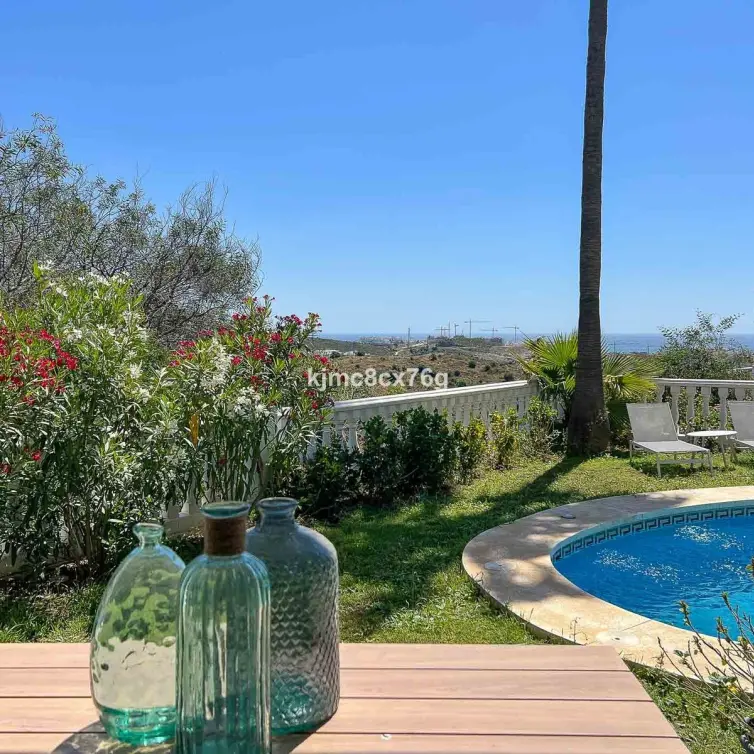 Sale of detached villa in Riviera del Sol