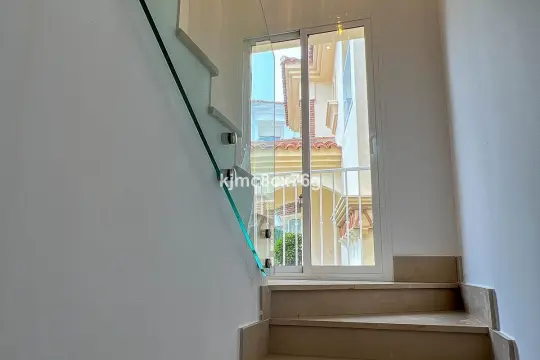 Image 25 thumb