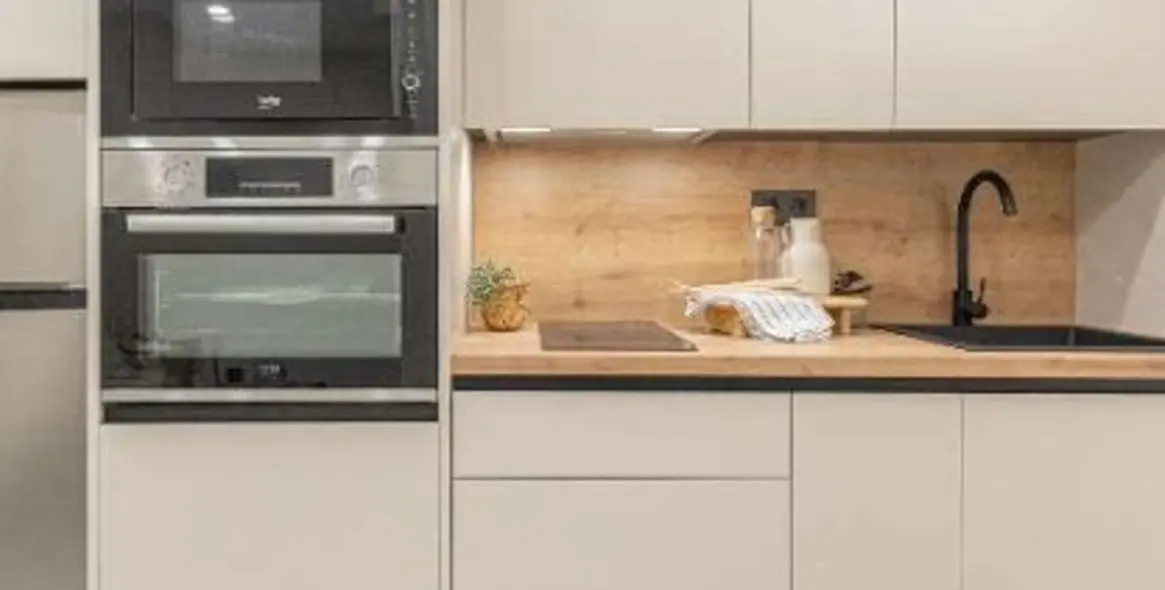 Venta de complejo de apartamentos en Capuchinos 3