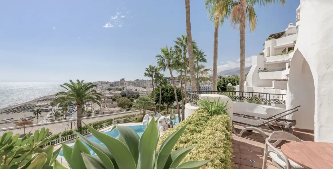 Sale of middle floor apartment in Torremolinos 1