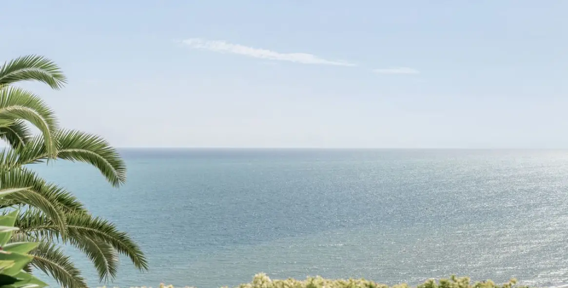 Sale of middle floor apartment in Torremolinos 2