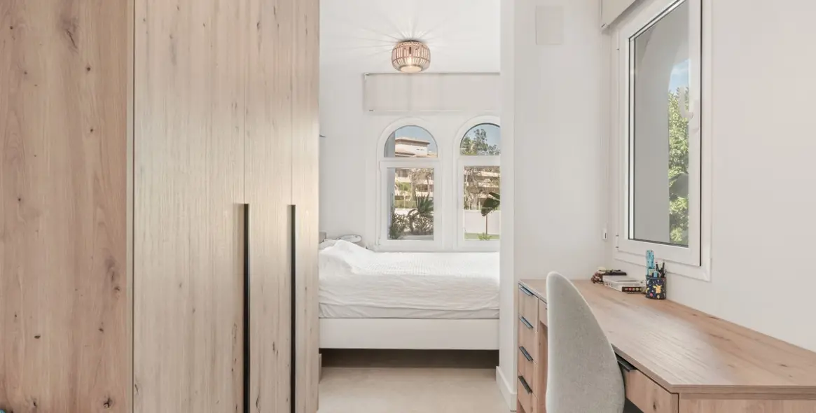 Sale of middle floor apartment in Torremolinos 10