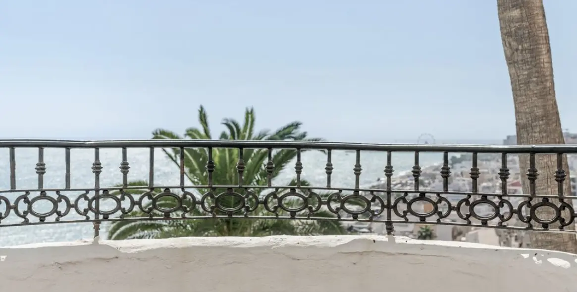 Sale of middle floor apartment in Torremolinos 16