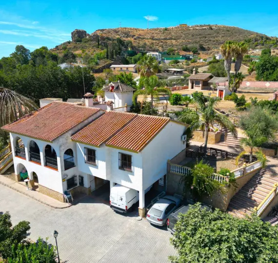 Detached villa R5160964