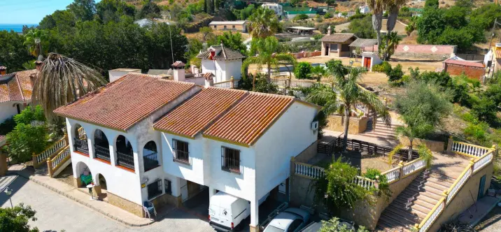 Detached villa R5160964 0