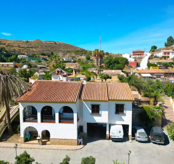 Detached villa R5160964