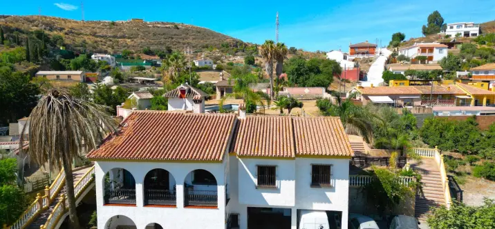 Detached villa R5160964 1