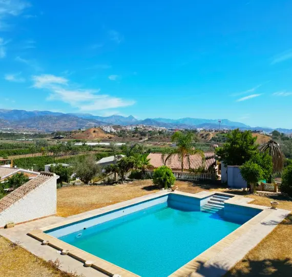 Detached villa R5160964