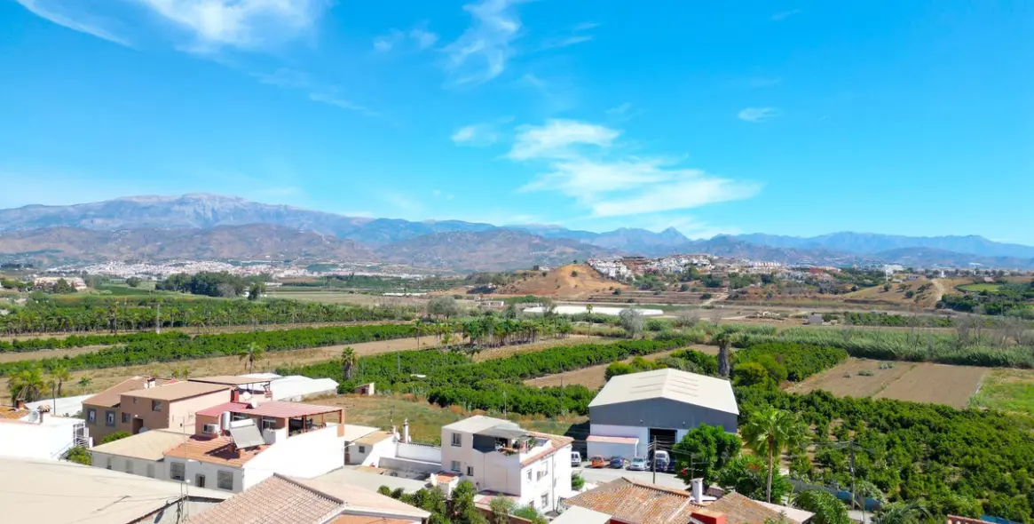 Продажа  отдельно стоящей виллы в Costa del Sol East 4