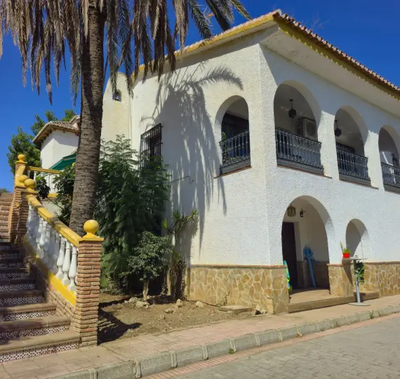 Detached villa R5160964