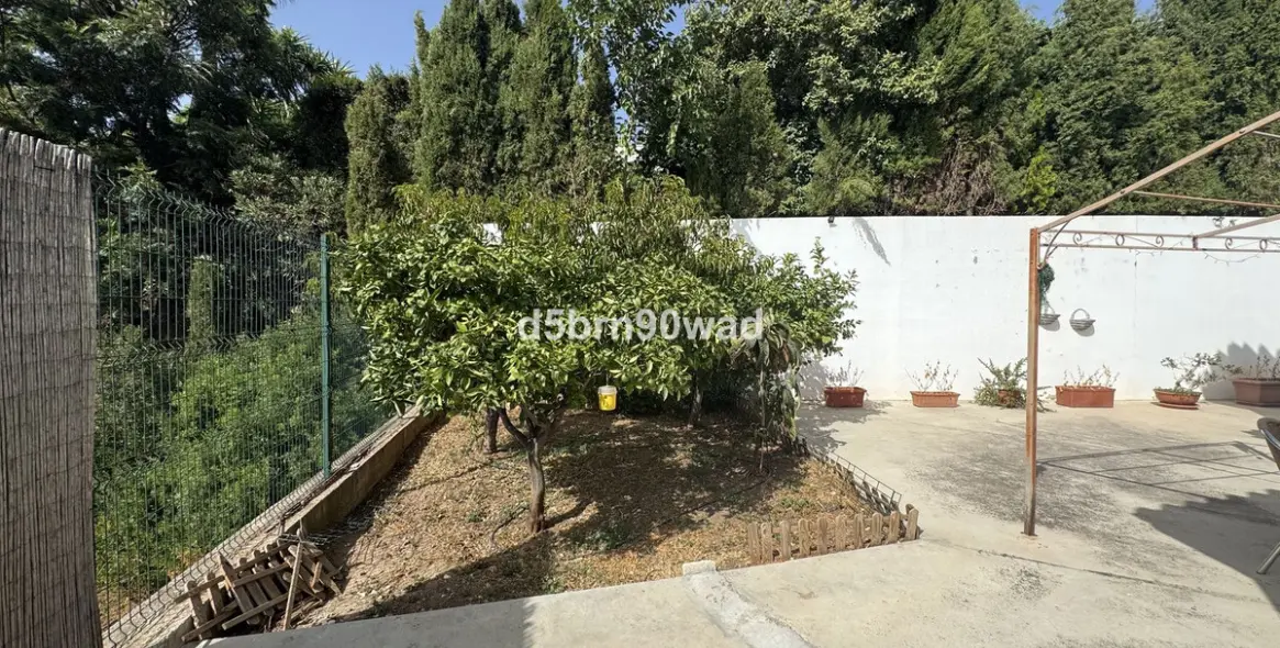 Продажа  отдельно стоящей виллы в Estepona 11