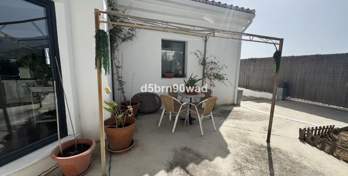 Продажа  отдельно стоящей виллы в Estepona 13