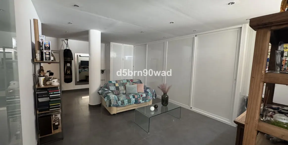 Продажа  отдельно стоящей виллы в Estepona 16