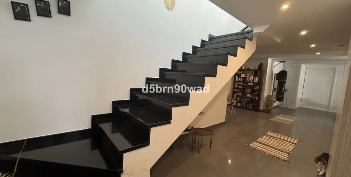 Продажа  отдельно стоящей виллы в Estepona 23