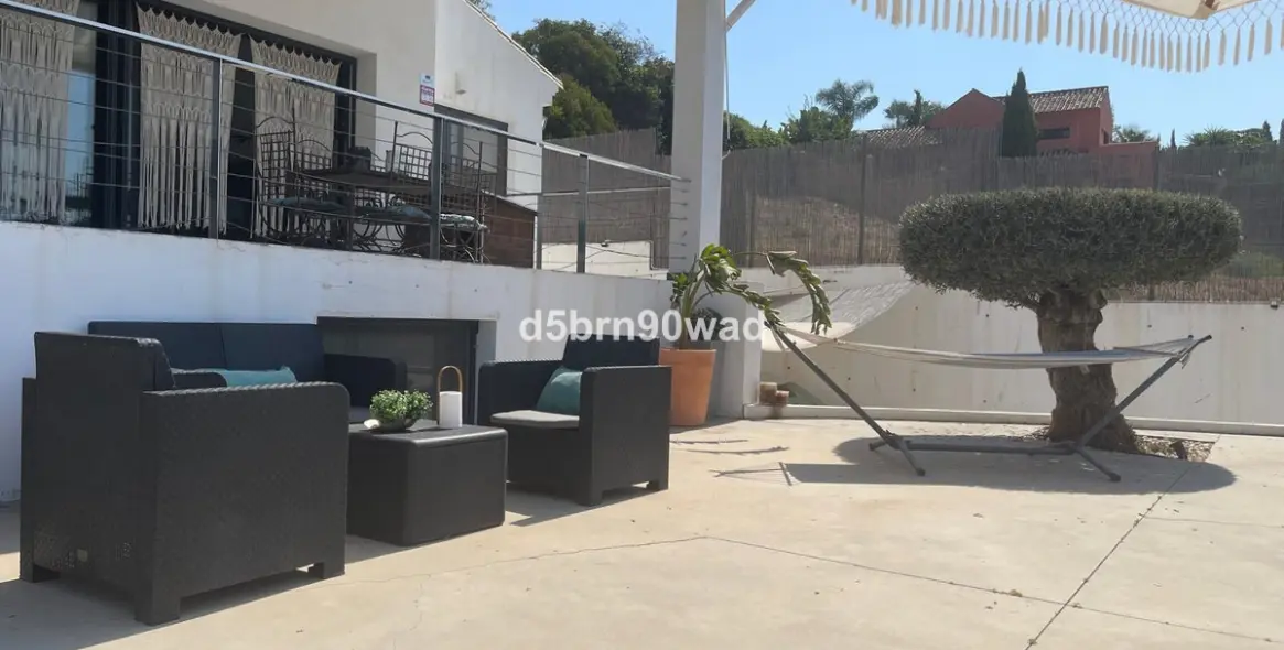 Продажа  отдельно стоящей виллы в Estepona 32
